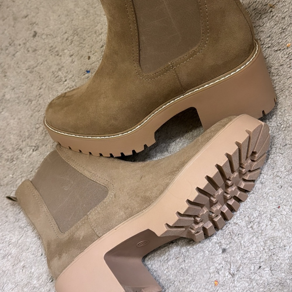 Brand new women’s target boots size 11